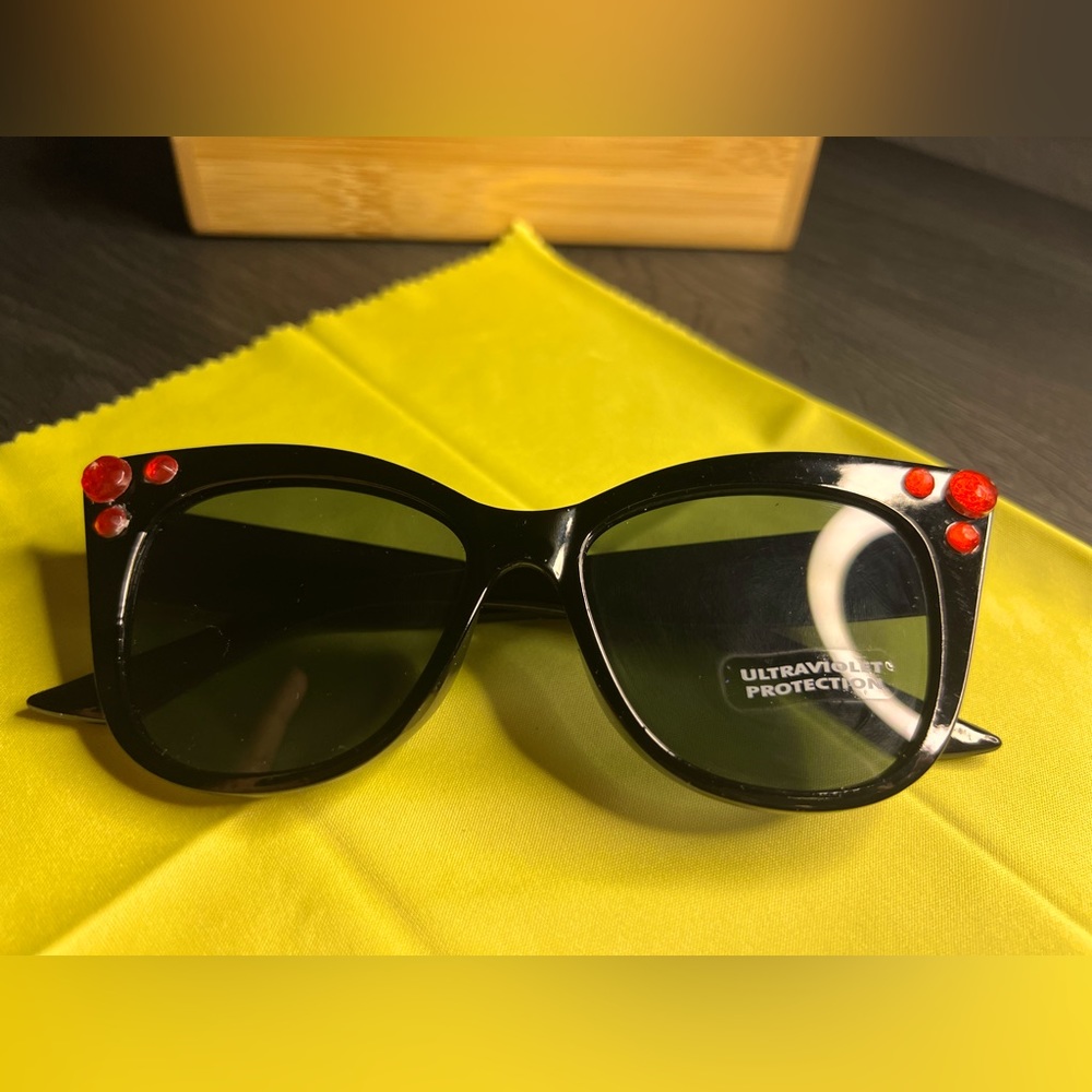 Kat Eyes Black Red Rhinestones Uv Poly Party Retro Fun Super Cute Sunglasses